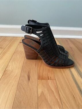 Woven Black Open-Toe Block Heel Sandals - Women's